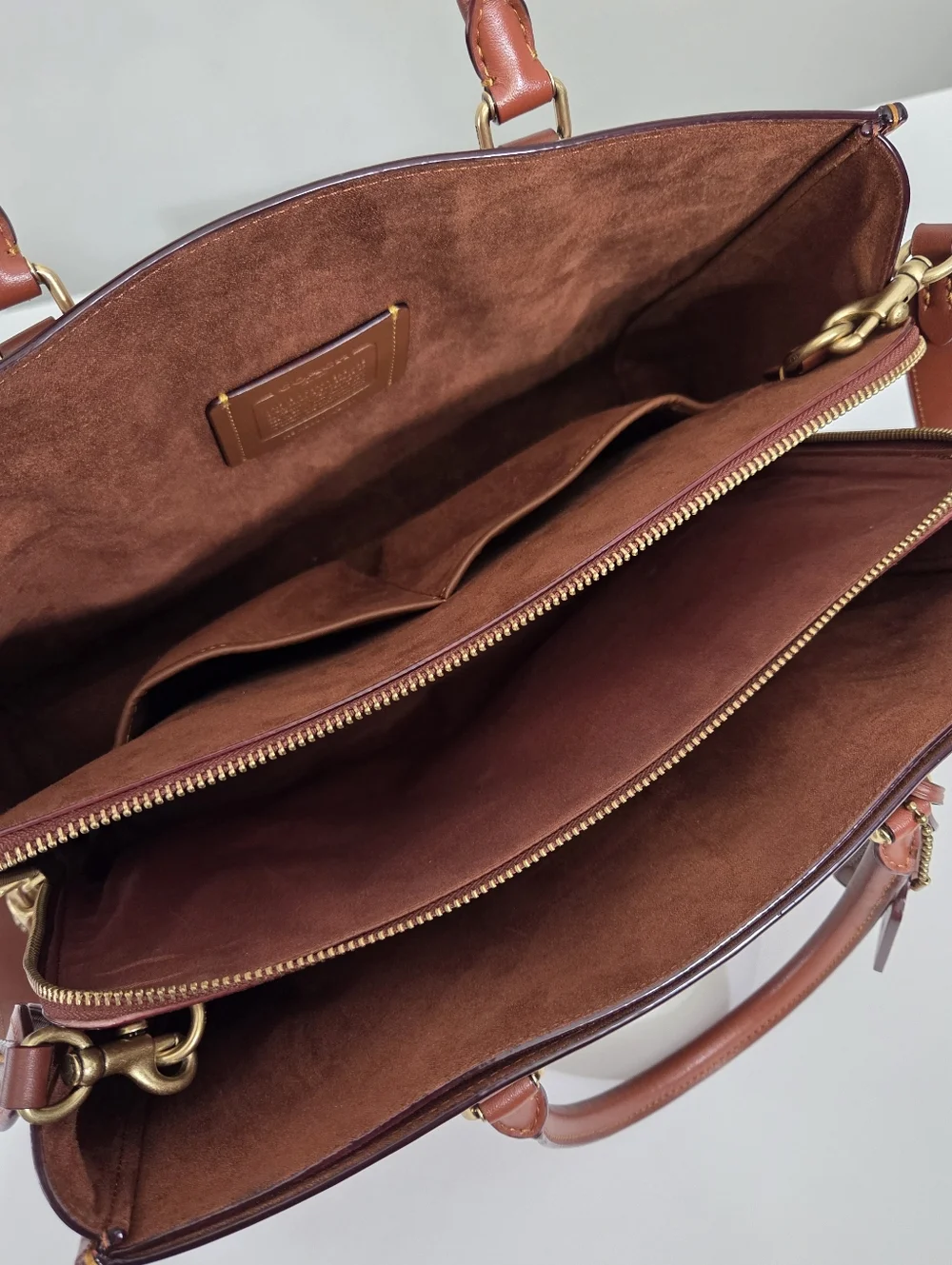 LIKE NEW COACH BROOKE CARRYALL BAG IN SIGNATURE CANVAS - Picture 10 of 12